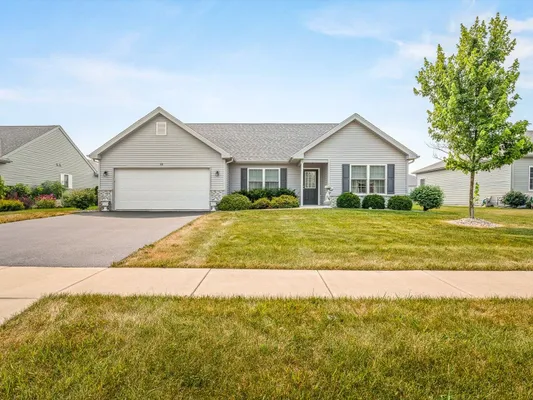 Property Slideshow image 3 of 48 | 910 madison, Mchenry, IL, 60050