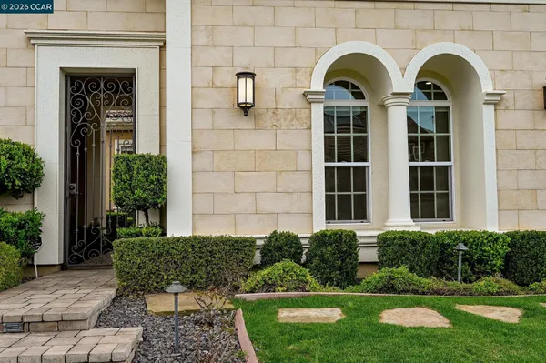 Property Slideshow image 2 of 60 | 2030 tempranillo ln, Brentwood, CA, 94513