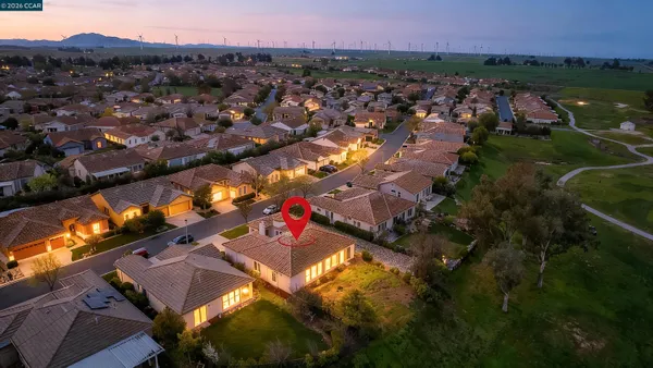 Property Slideshow image 3 of 60 | 175 oakridge way, Rio Vista, CA, 94571