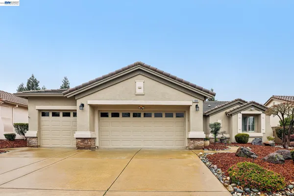 Property Slideshow image 3 of 41 | 1980 laurelhurst ln, Lincoln, CA, 95648
