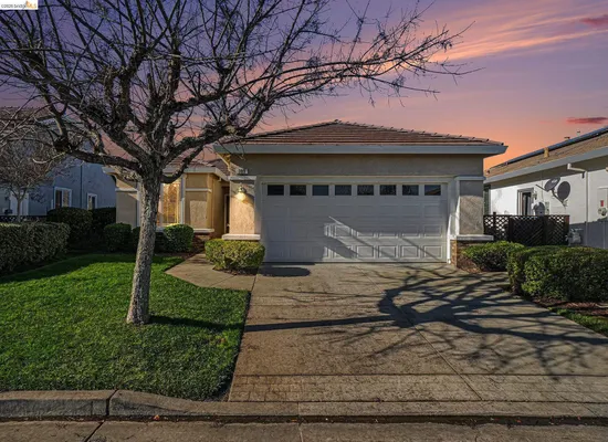 Property Slideshow image 2 of 33 | 399 earlham way, Brentwood, CA, 94513
