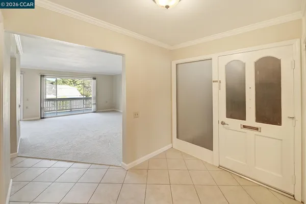 Property Slideshow image 3 of 40 | 1300 singingwood ct 6, Walnut Creek, CA, 94595