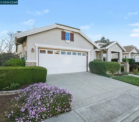 Property Slideshow image 2 of 32 | 208 summerset dr, Brentwood, CA, 94513