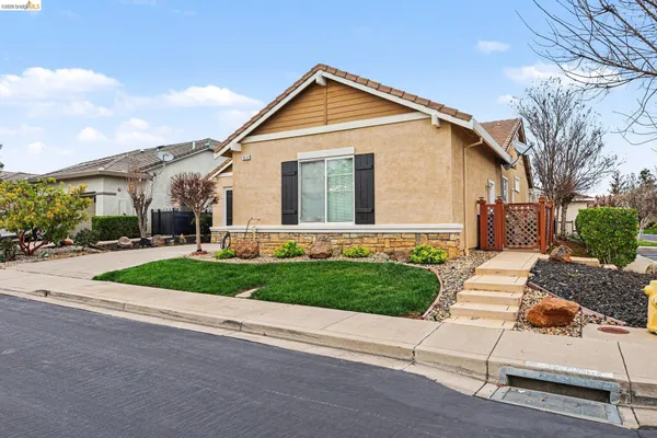 Property Slideshow image 2 of 25 | 1014 centennial dr, Brentwood, CA, 94513