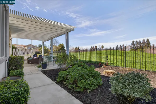 Property Slideshow image 2 of 60 | 1528 katy way, Brentwood, CA, 94513
