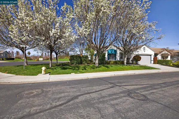 Property Slideshow image 3 of 60 | 1528 katy way, Brentwood, CA, 94513