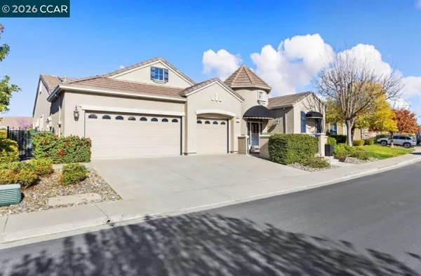 Property Slideshow image 3 of 57 | 2041 kent dr, Brentwood, CA, 94513