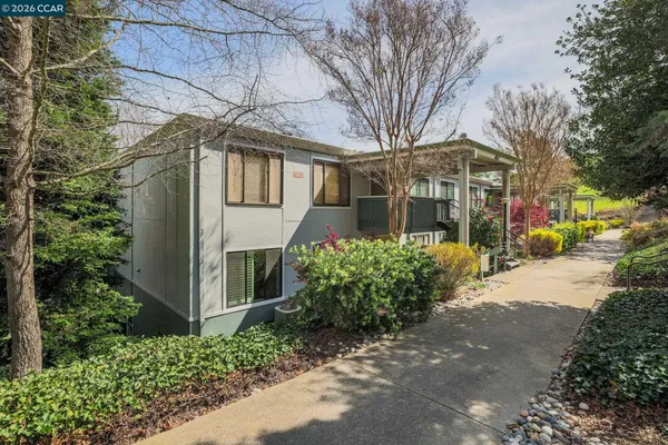 Property Slideshow image 2 of 44 | 1160 rockledge ln 2, Walnut Creek, CA, 94595