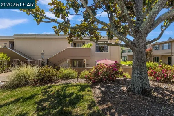 Property Slideshow image 2 of 60 | 2001 golden rain rd 4, Walnut Creek, CA, 94595