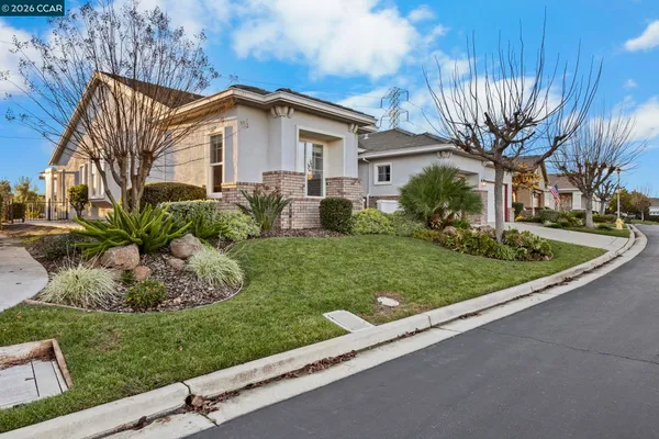 Property Slideshow image 2 of 52 | 649 baldwin dr, Brentwood, CA, 94513