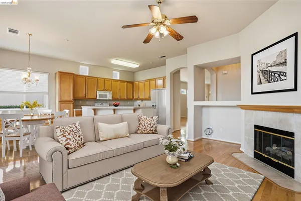 Property Slideshow image 3 of 27 | 1036 bismarck ter, Brentwood, CA, 94513