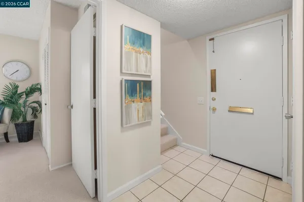 Property Slideshow image 3 of 29 | 1525 canyonwood ct 4, Walnut Creek, CA, 94595