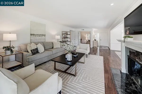 Property Slideshow image 3 of 50 | 3142 rossmoor pkwy 2, Walnut Creek, CA, 94595
