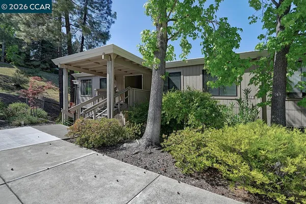Property Slideshow image 3 of 48 | 1508 canyonwood ct 4, Walnut Creek, CA, 94595