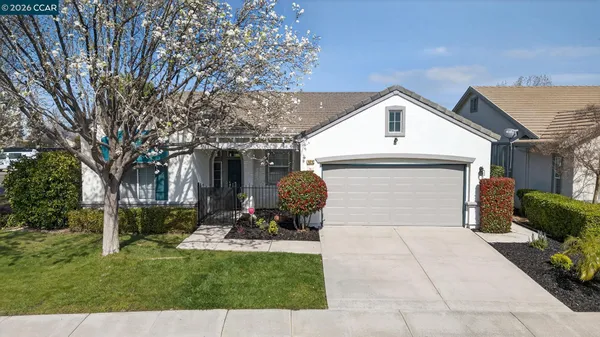 Property Slideshow image 2 of 56 | 1528 katy way, Brentwood, CA, 94513