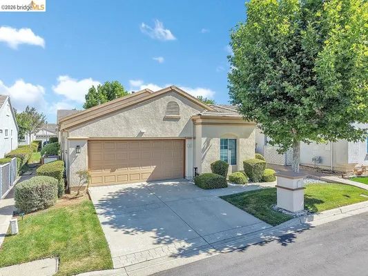 Property Slideshow image 2 of 31 | 1585 summerland way, Brentwood, CA, 94513