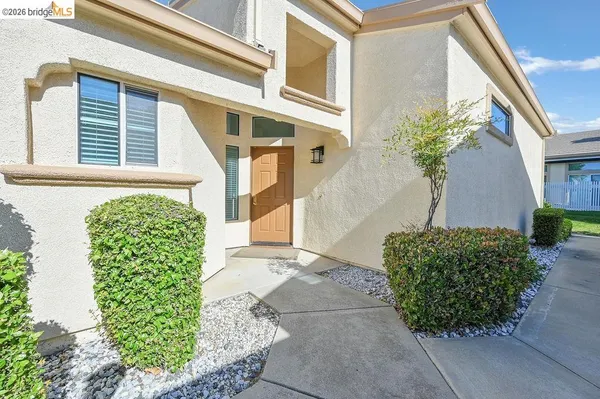 Property Slideshow image 3 of 30 | 1585 summerland way, Brentwood, CA, 94513
