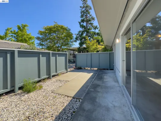 Property Slideshow image 3 of 13 | 2201 pine knoll dr 3, Walnut Creek, CA, 94595