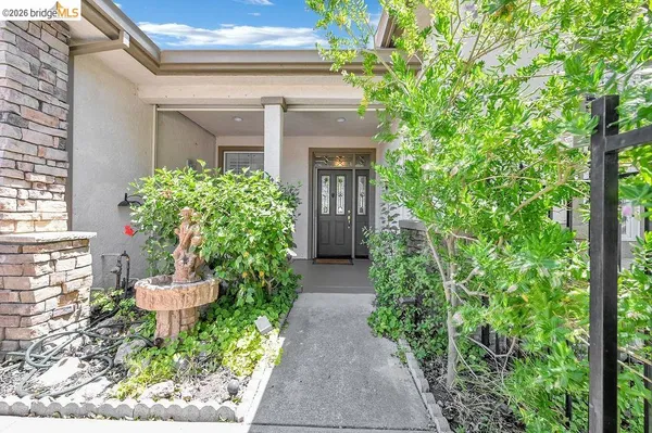 Property Slideshow image 2 of 28 | 1419 bismarck ln, Brentwood, CA, 94513