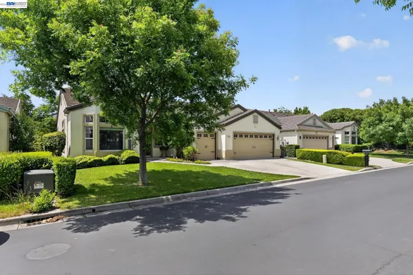 Property Slideshow image 3 of 33 | 602 summerset dr, Rio Vista, CA, 94571