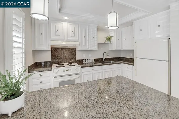 Property Slideshow image 3 of 36 | 1324 canyonwood ct 1, Walnut Creek, CA, 94595