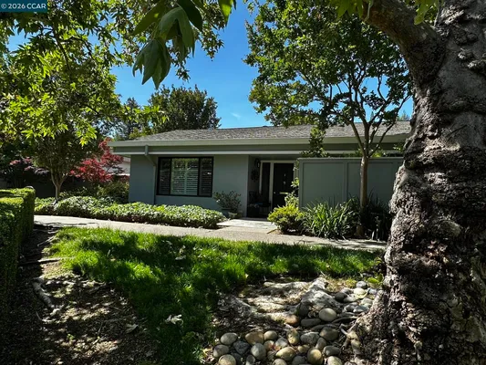 Property Slideshow image 2 of 14 | 1417 canyonwood ct 1, Walnut Creek, CA, 94595