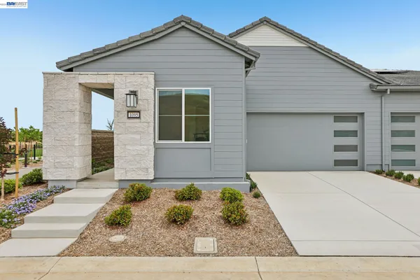 Property Slideshow image 3 of 25 | 1095 riverbend dr, Brentwood, CA, 94513