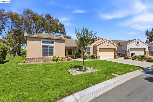 Property Slideshow image 3 of 46 | 20 arrowhead ct, Rio Vista, CA, 94571