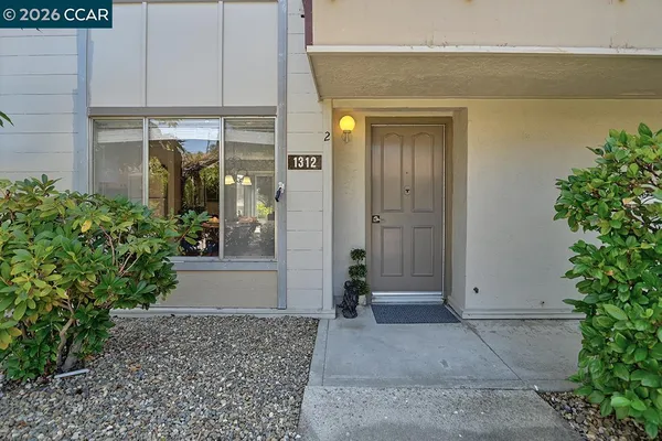 Property Slideshow image 3 of 38 | 1312 skycrest dr 2, Walnut Creek, CA, 94595
