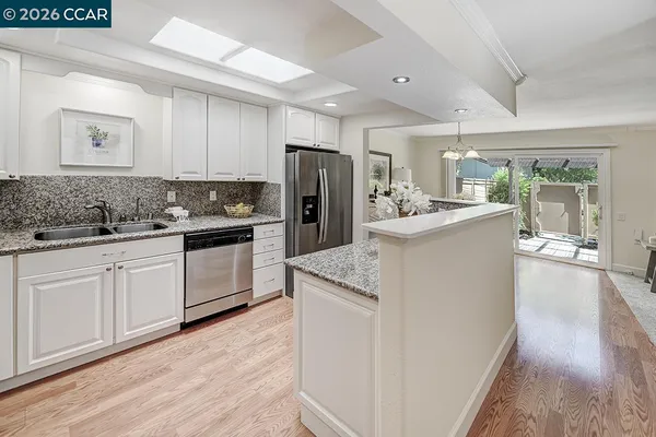 Property Slideshow image 3 of 52 | 1149 singingwood ct 2, Walnut Creek, CA, 94595