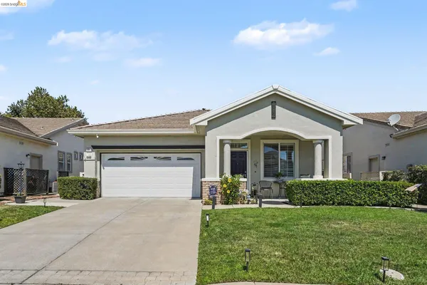 Property Slideshow image 2 of 40 | 311 upton pyne dr, Brentwood, CA, 94513