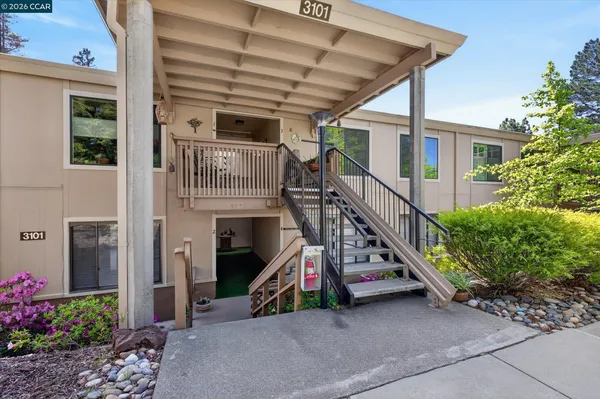 Property Slideshow image 2 of 21 | 3101 golden rain rd 2, Walnut Creek, CA, 94595