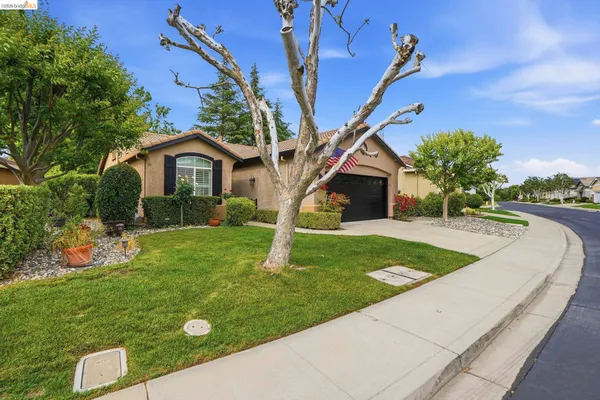 Property Slideshow image 3 of 44 | 427 stephens dr, Brentwood, CA, 94513