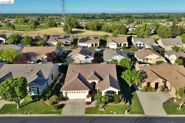 Property Slideshow image 2 of 60 | 1632 regent dr, Brentwood, CA, 94513