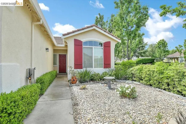 Property Slideshow image 3 of 28 | 987 centennial dr, Brentwood, CA, 94513