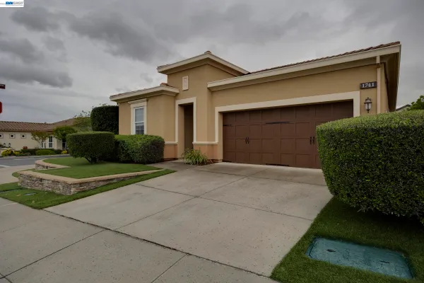 Property Slideshow image 2 of 74 | 1741 chardonnay ln, Brentwood, CA, 94513