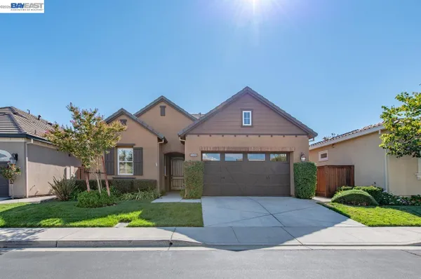 Property Slideshow image 3 of 77 | 1033 malbec ln, Brentwood, CA, 94513