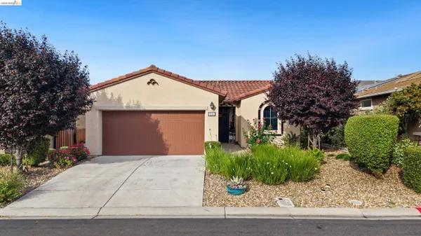 Property Slideshow image 2 of 32 | 331 kestrel way, Rio Vista, CA, 94571