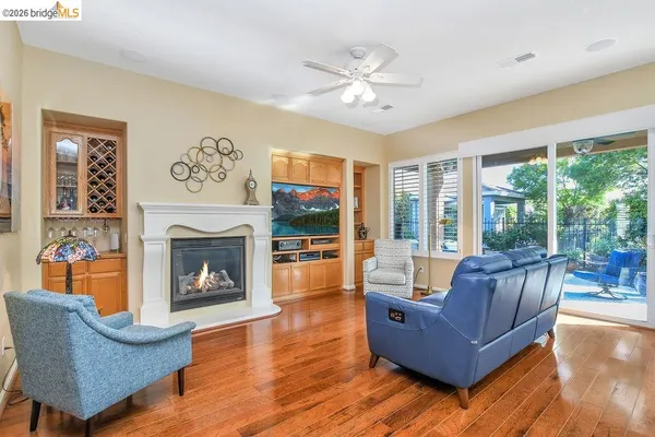 Property Slideshow image 3 of 28 | 972 centennial dr, Brentwood, CA, 94513
