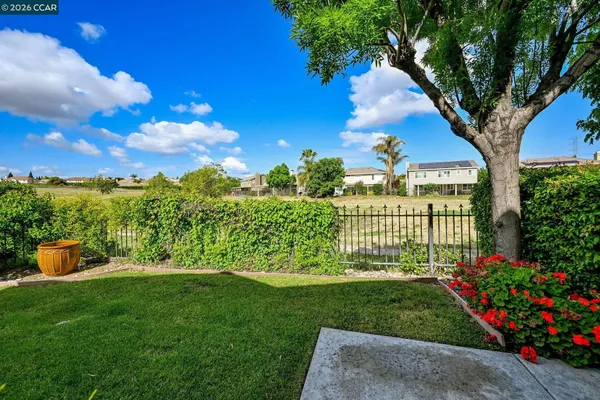 Property Slideshow image 3 of 40 | 731 central park, Brentwood, CA, 94513