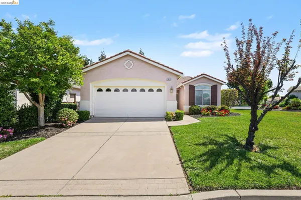 Property Slideshow image 2 of 34 | 1312 pearl way, Brentwood, CA, 94513