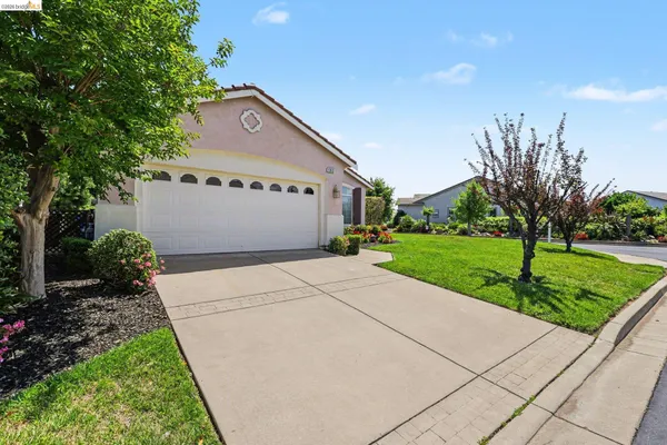 Property Slideshow image 3 of 34 | 1312 pearl way, Brentwood, CA, 94513