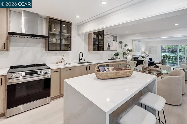 Property Slideshow image 3 of 55 | 1125 singingwood ct 4, Walnut Creek, CA, 94595