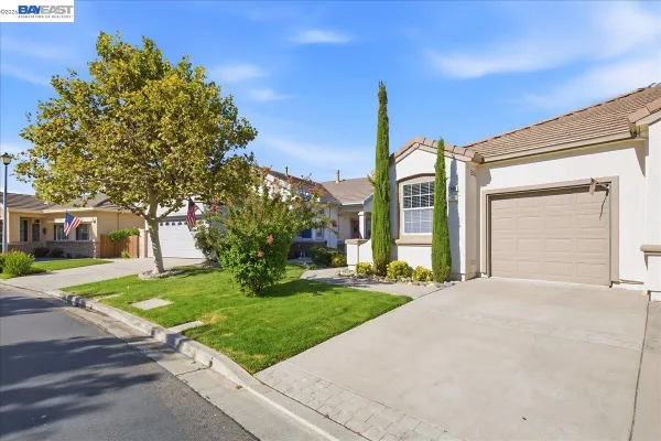 Property Slideshow image 2 of 55 | 288 black amber way, Brentwood, CA, 94513
