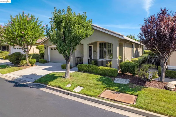 Property Slideshow image 3 of 44 | 297 baldwin dr, Brentwood, CA, 94513