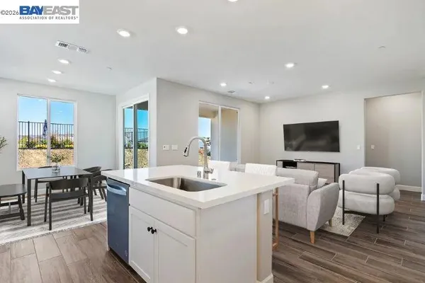 Property Slideshow image 3 of 19 | 1808 cresthaven st, Brentwood, CA, 94513