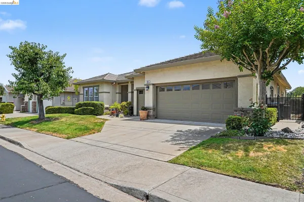 Property Slideshow image 2 of 44 | 574 quindell way, Brentwood, CA, 94513