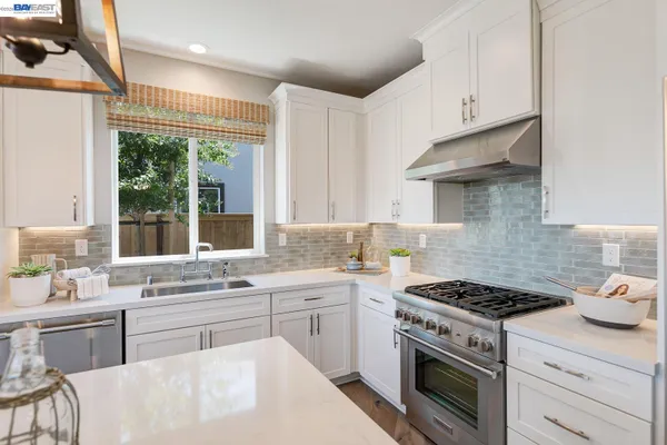 Property Slideshow image 2 of 35 | 1049 briar ct, Manteca, CA, 95336