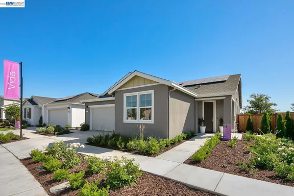 Property Slideshow image 3 of 35 | 1049 briar ct, Manteca, CA, 95336
