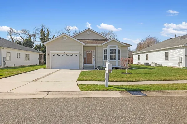 Property Slideshow image 2 of 26 | 40 wynndemere ct, Cape May Court House, NJ, 08210